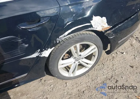 2014 Volkswagen Passat 1.8T Sel Premium z USA, uszkodzony, nr VIN 1VWCT7A34EC012015